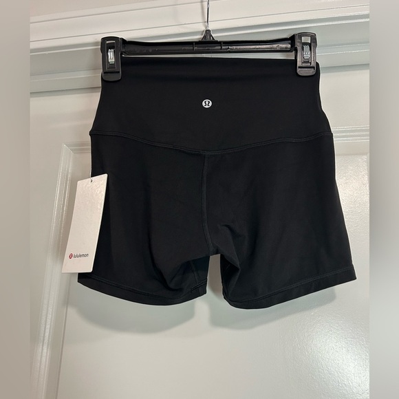 lululemon athletica Black Align High-Rise Women Shorts-4" - Picture 2 of 2